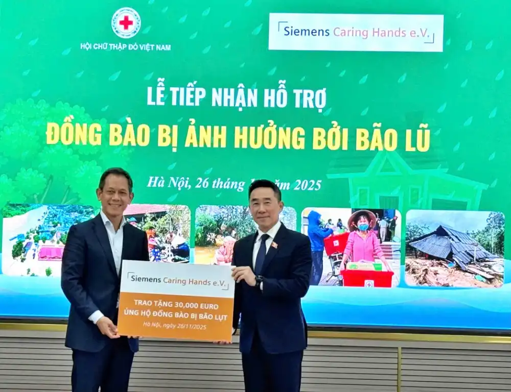 Siemens Caring Hands quyên góp 30.000 EUR hỗ trợ khắc phục hậu quả lũ lụt và sạt lở đất tại Việt Nam